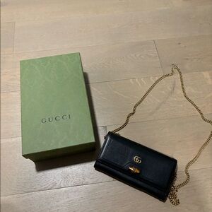 Gucci Diana Wallet on Chain